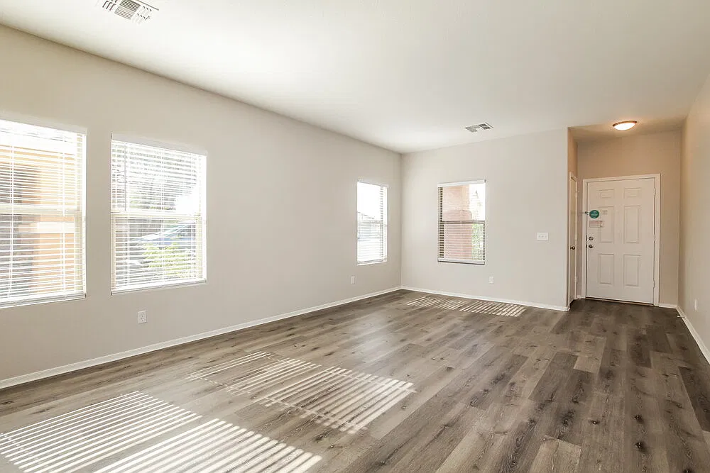 3 bed, 2.0 bath, 1564 sqft, $2,030 — Photo 3