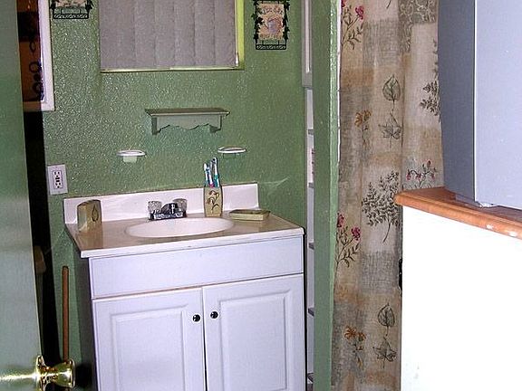 3rd image of 572 W Virginia St