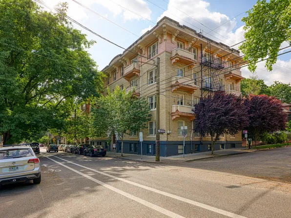 2232 NW Everett St APT 2, Portland, OR 97210