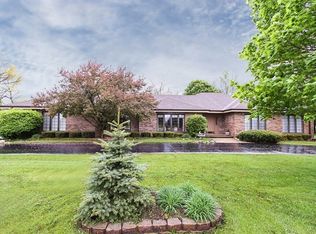 10012 Lakewood Rd, Crystal Lake, IL 60014