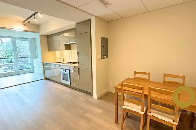 4488 Cambie St #205 — Photo 4