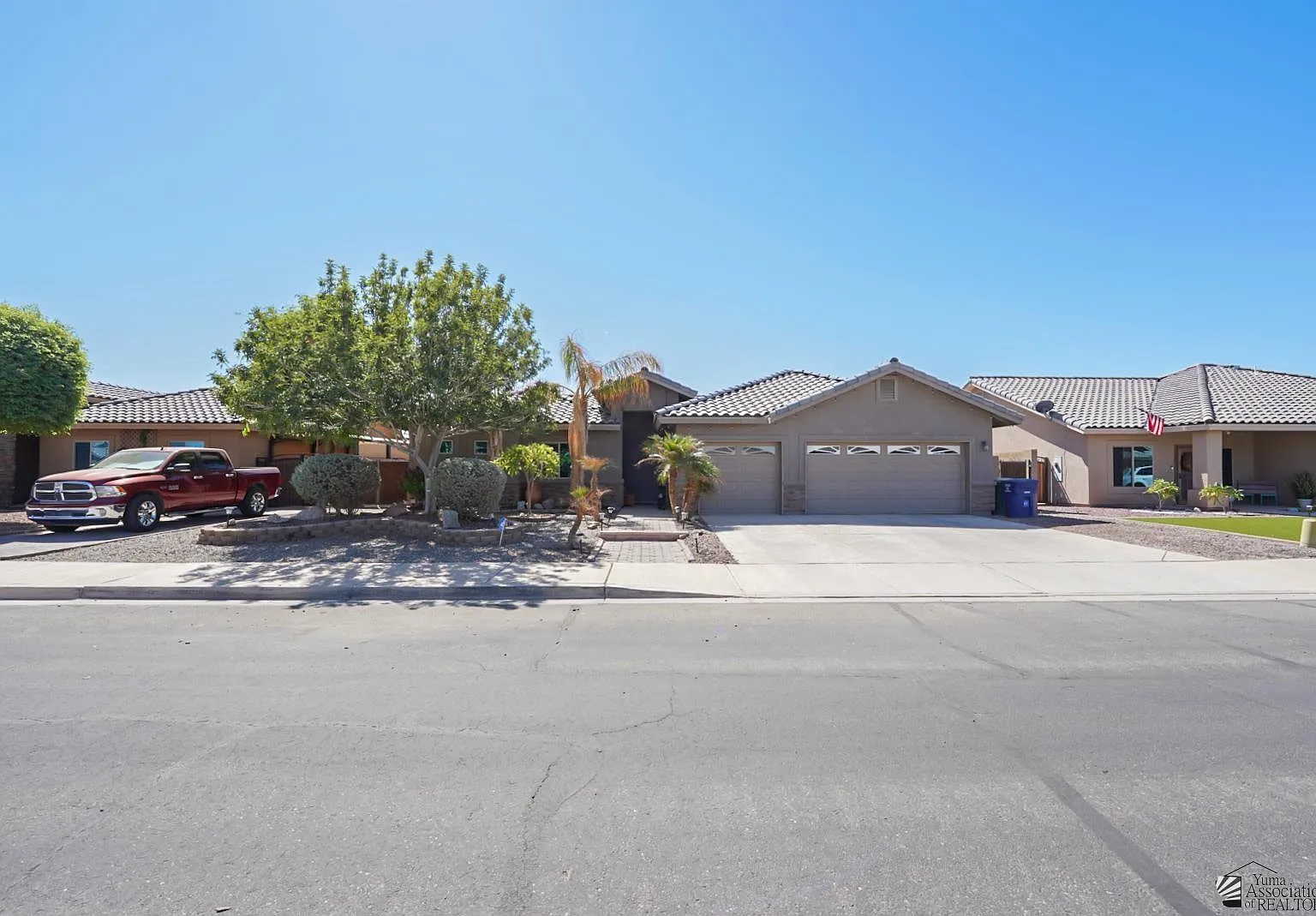 4 bed, 3.0 bath, 2116 sqft, $2,800 — Photo 2