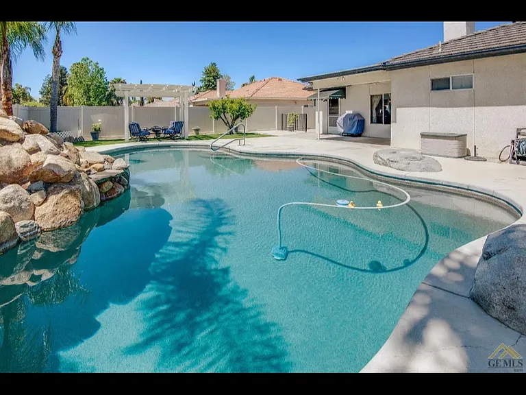 9815 Mona Lisa Ln — Photo 2