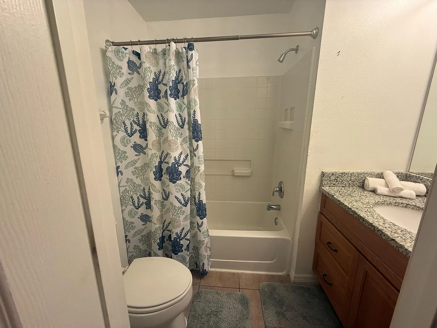 4 bed, 3.0 bath, 1940 sqft, $1,408 — Photo 3