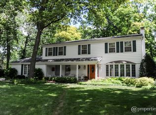 22 Berkshire Ln, Lincolnshire, IL