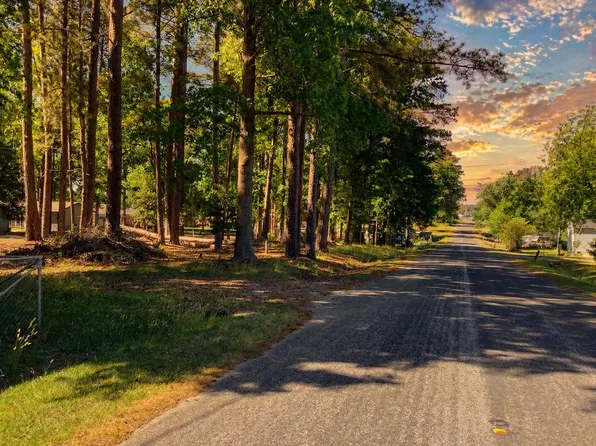 530 Marina Way, Newberry, SC 29127