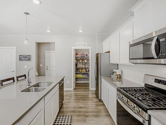 4th image of 333 N 64th Avenue