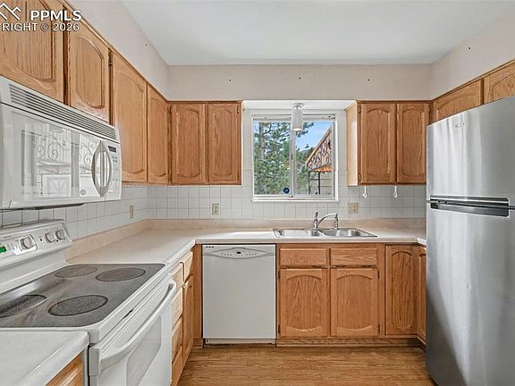 3rd image of 3155 Downhill Dr