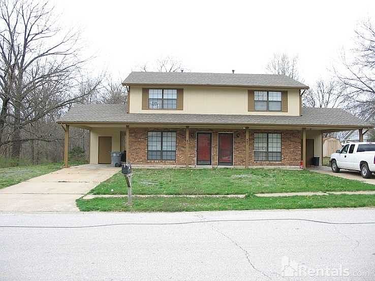 2nd image of 603 Le Clar Dr