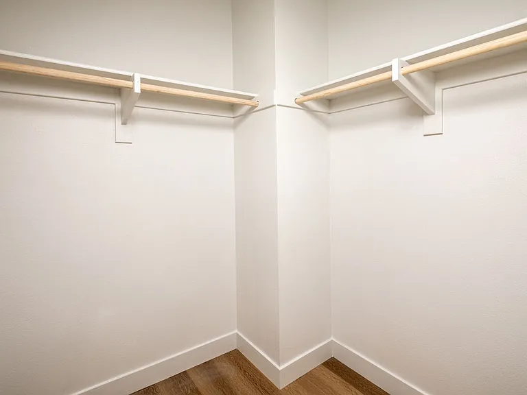 Mason — Photo 12