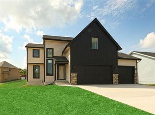 4918 NW 64th Pl, Johnston, IA 50131