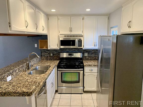 2nd image of 9290 Towne Centre Dr Unit 84