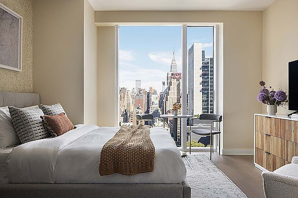 1st image of 455 10th Ave #19F