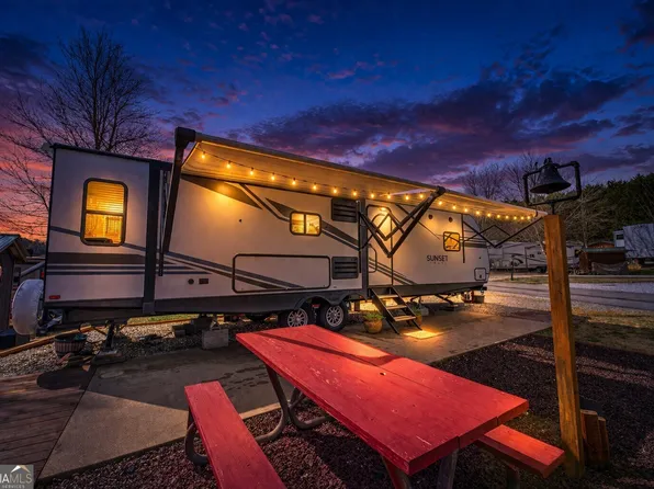 46 Holiday Rambler Ln, Dillard, GA 30537