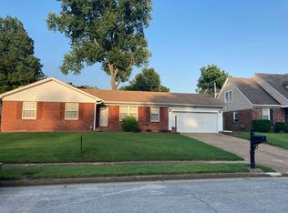 3080 Fairborn Dr, Memphis, TN 38115