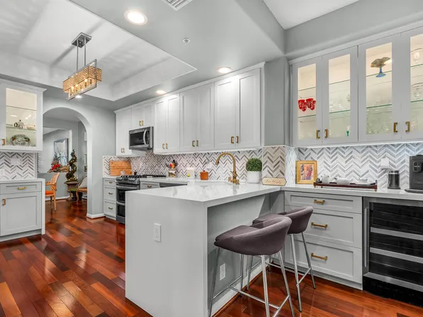 11740 W Sunset Blvd APT 22, Los Angeles, CA 90049