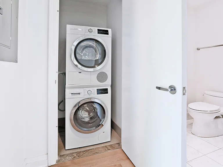 460 W 42nd St #51F — Photo 7