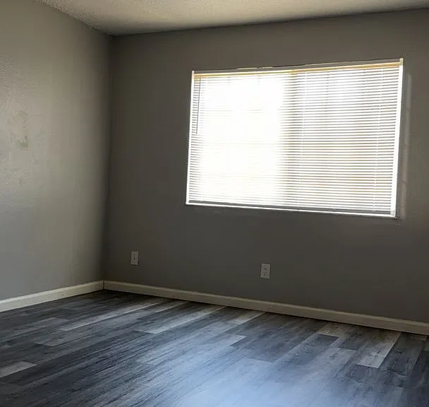 3158 College Ave — Photo 2