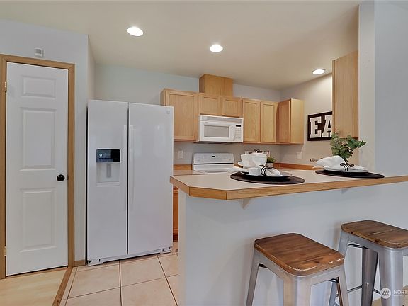4th image of 7201 194th Avenue E #A