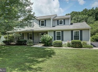 107 Scotts Glen Rd, Lincoln University, PA 19352