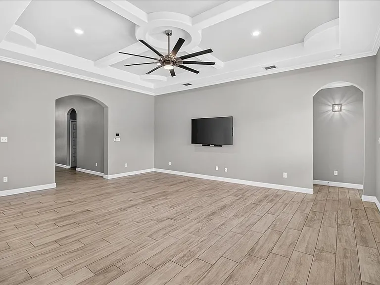 6718 Stuyvesant Ct — Photo 9