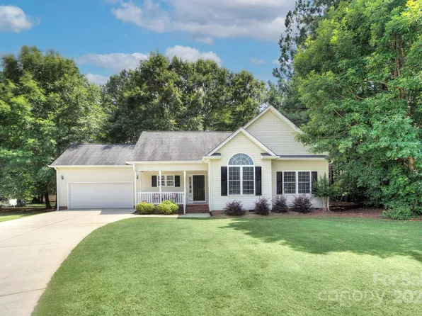 2141 Dolly Rose Dr, York, SC 29745