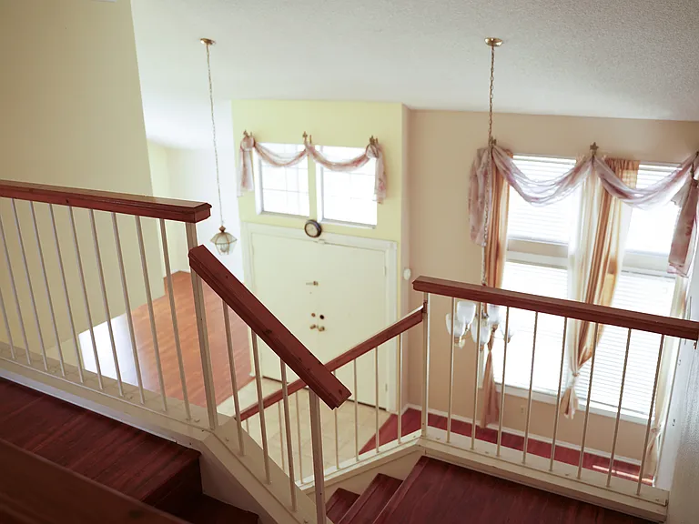 10305 Parkdale Ave — Photo 6