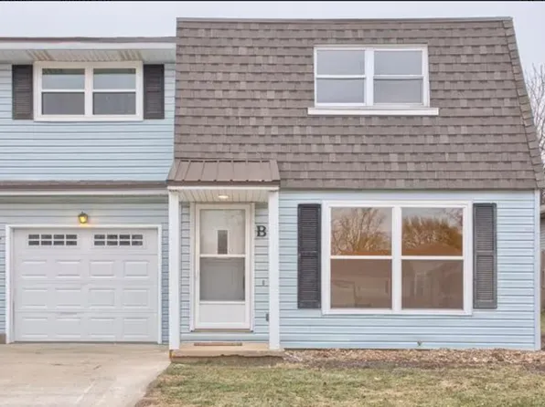 504 W Dianne Ln APT B, Mahomet, IL 61853