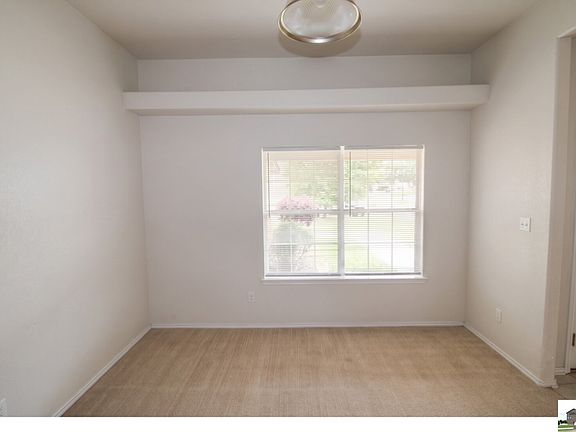 5th image of 1906 Flagstaff Dr