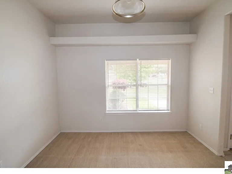 1906 Flagstaff Dr — Photo 5