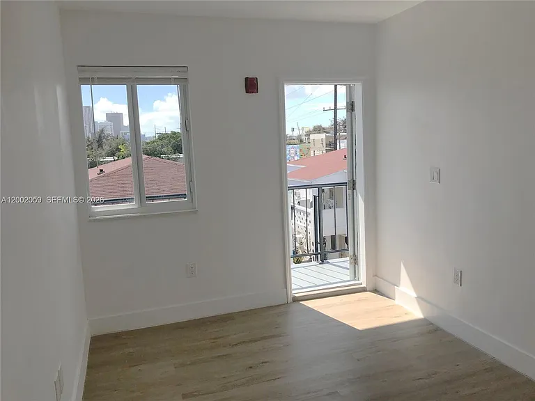 1815 NW 1st Ct #8 — Photo 3