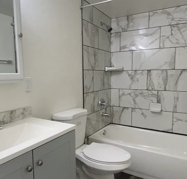3700 N Fairview Ave — Photo 27