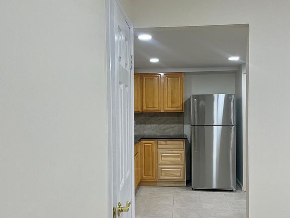5th image of 8642 Bay Pkwy #1