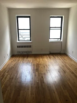 Rented by Eric Goodman Realty Corp | media 20