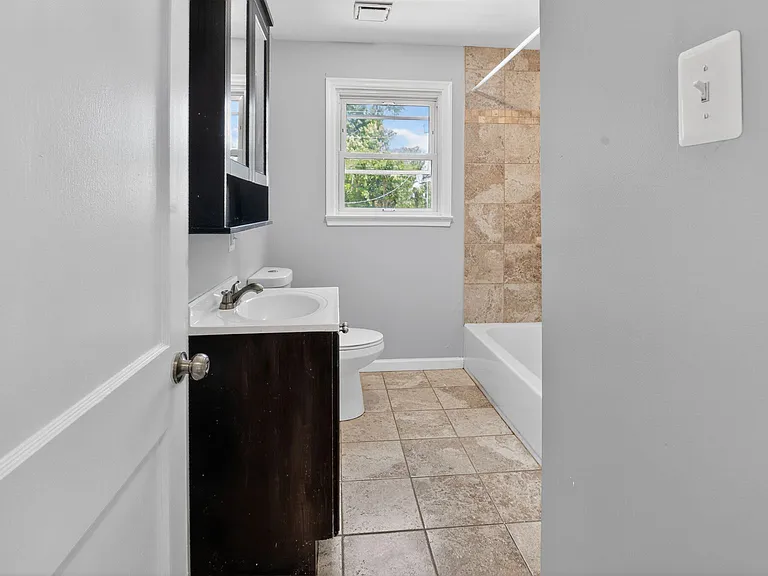 520 Hawthorne Rd #1 — Photo 7