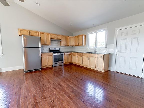 3rd image of 1580 Main St Unit 1