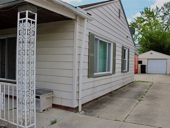 2nd image of 3884 Wendy Dr