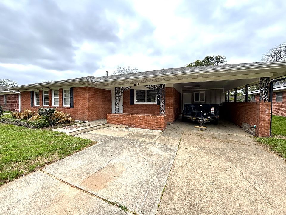 1st image of 217 Bruce Ave