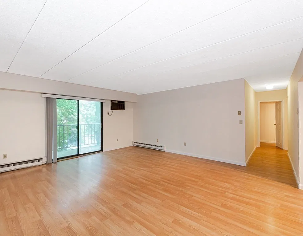 135 Pleasant St — Photo 4