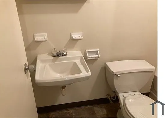 2 bed, $1,734 — Photo 2