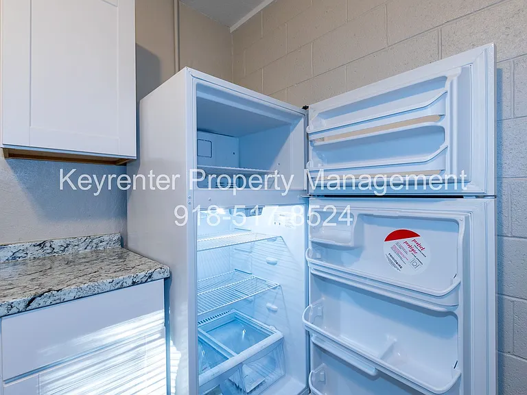 N Lewis Pl Triplex — Photo 13