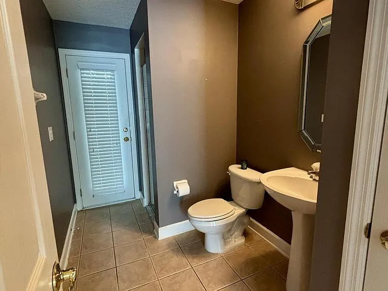 11827 Crusselle Dr — Photo 27