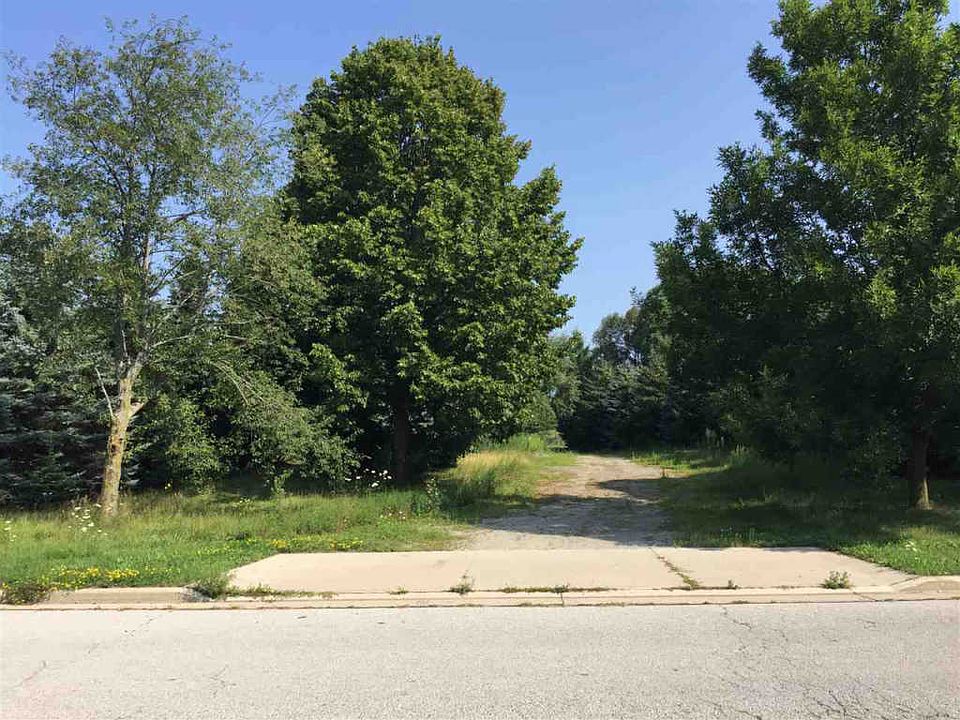 1st image of 1690 Sand Acres Dr