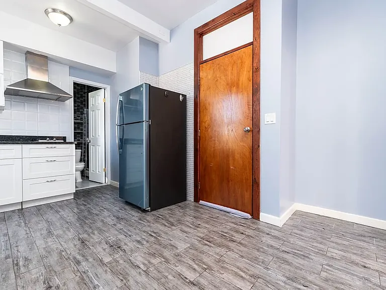 252 Irving Ave #3L — Photo 4