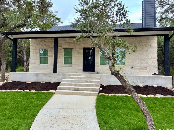 197 SPRING MOUNTAIN DR, Canyon Lake, TX 78133