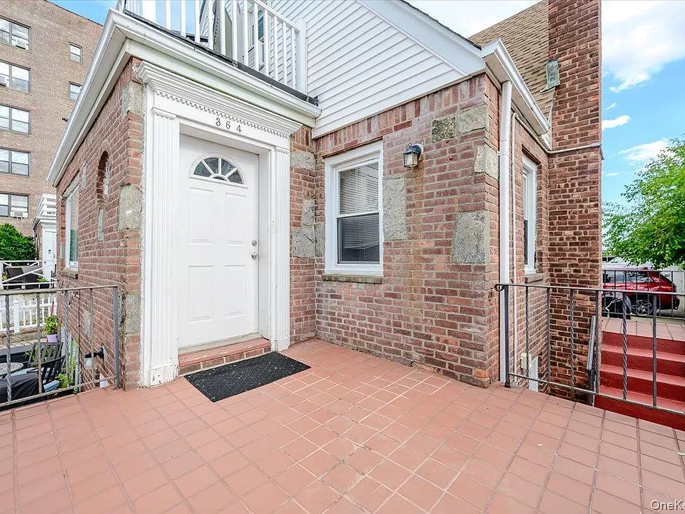 364 E Broadway #MIDDLE