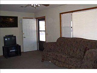 3rd image of 522 SE 39th St