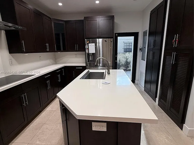 8881 SW 28th St — Photo 7