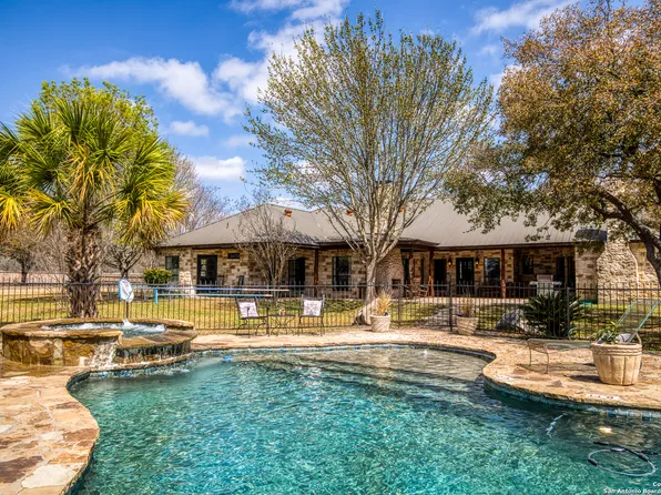 13831 TX Highway 127, Sabinal, TX 78881