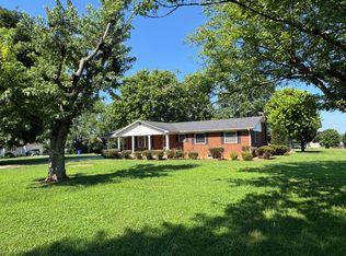 1050 Meek St, Madisonville, TN 37354